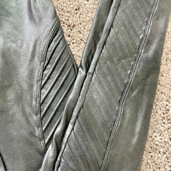 SPANX MOTO LEGGINS FAUX LEATHER HIGH WAIST SZ S PERFECT SHAPE BIKER GOTH CORE - Picture 11 of 16